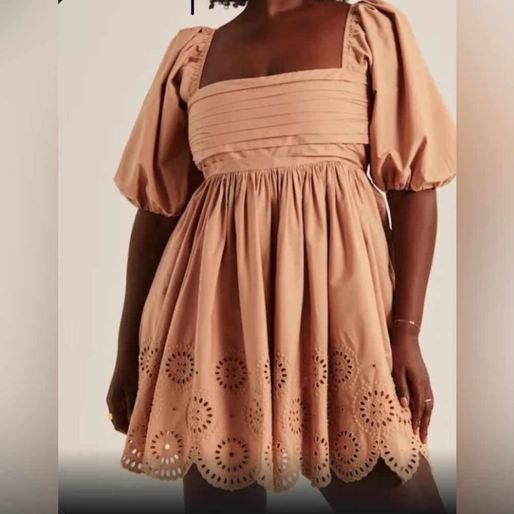 Abercrombie & Fitch eyelet mini puff sleeve dress size M
